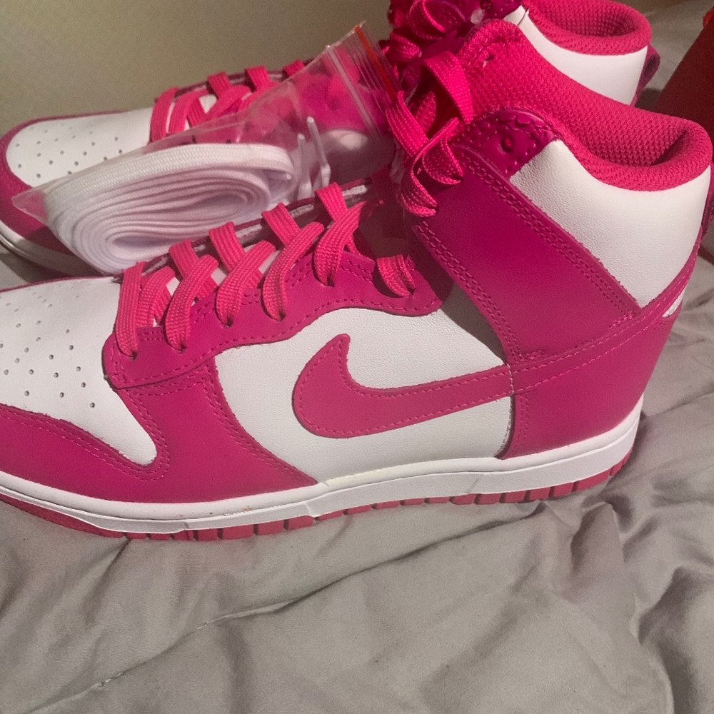 Womens Nike air dunks size 7
